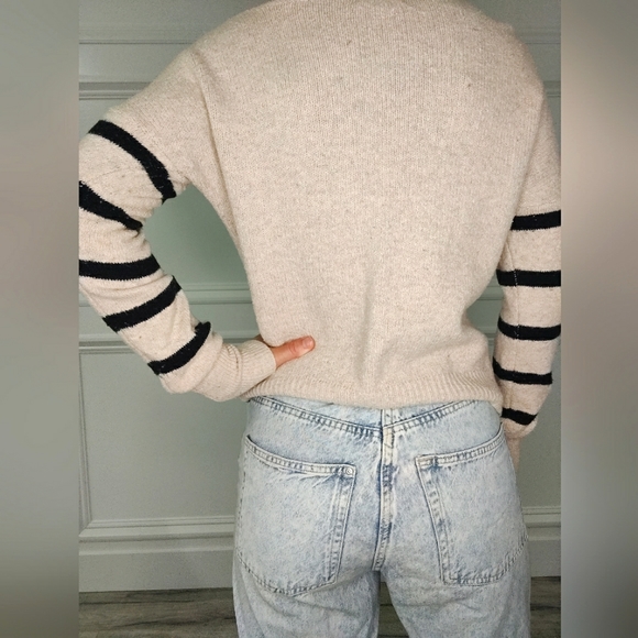 Cute Stripe Detail Sweater - Picture 3 of 7